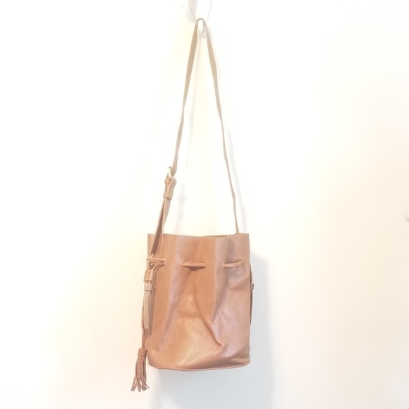 no Brand Handbags - Faux Leather Camel Tan Bucket Cross Body Bag NEW